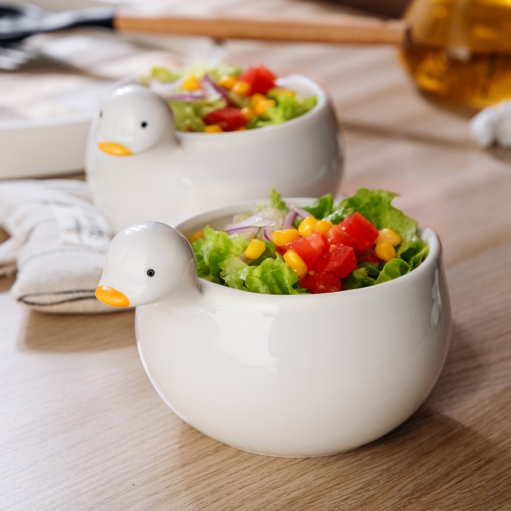 DuckNest Ceramic Egg Mixing Bowl With Spout For Easy Whisking Pouring 2