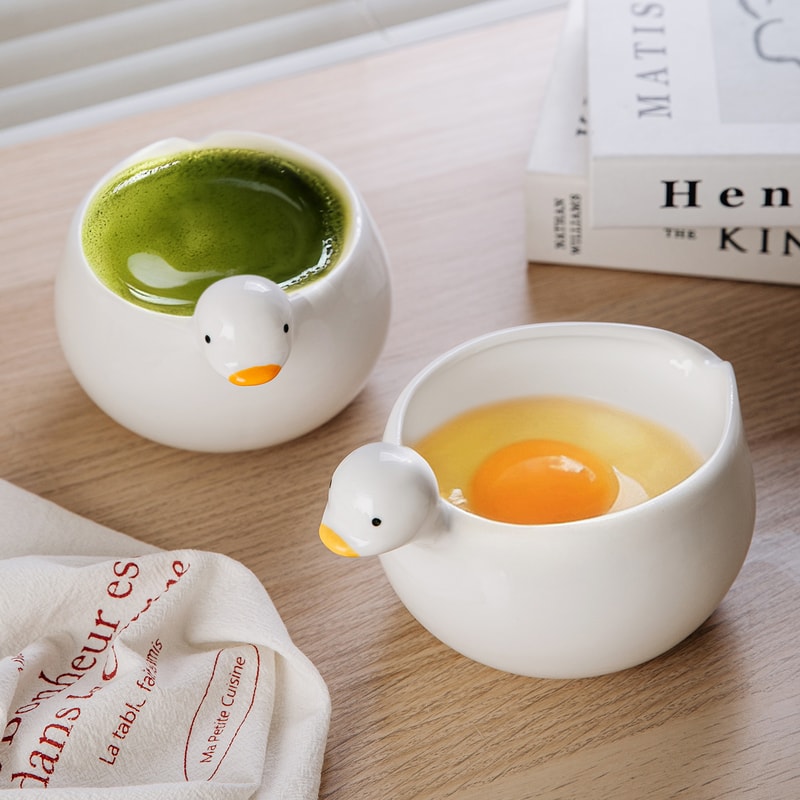 DuckNest Ceramic Egg Mixing Bowl With Spout For Easy Whisking Pouring 4