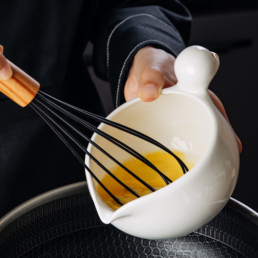 DuckNest Ceramic Egg Mixing Bowl With Spout For Easy Whisking Pouring 5