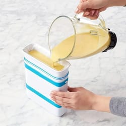 freezestack soup & broth freezer mold for space saving food storage