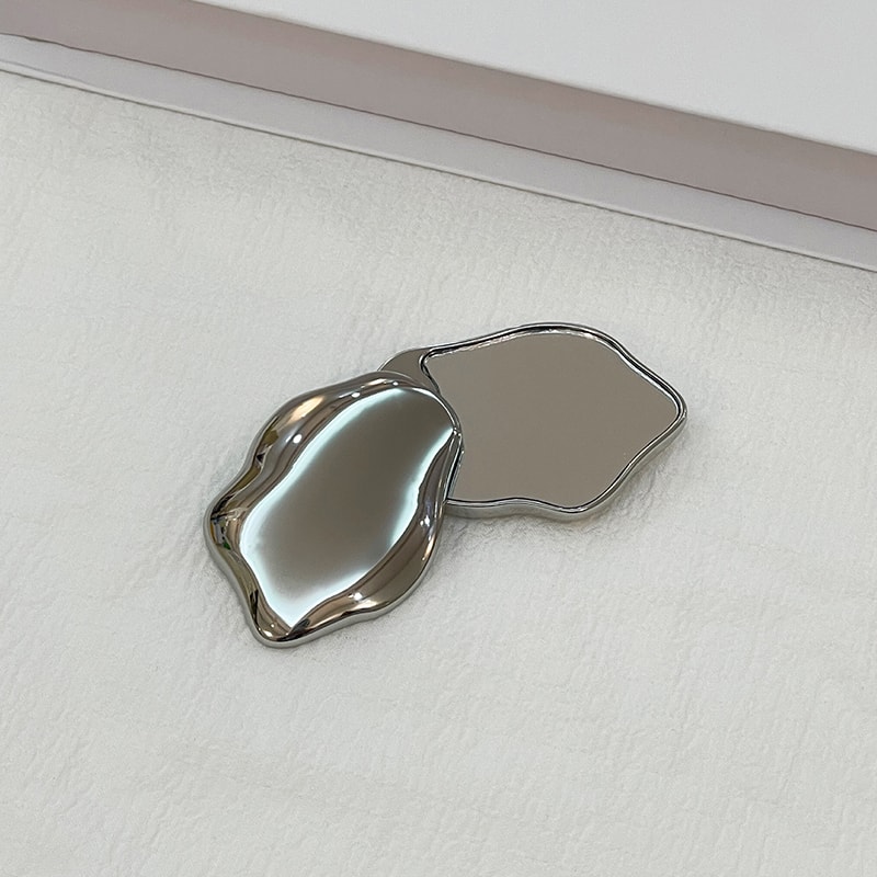 Heart-Shaped Handheld Makeup Mirror – Portable Foldable Sided Compact Mirror