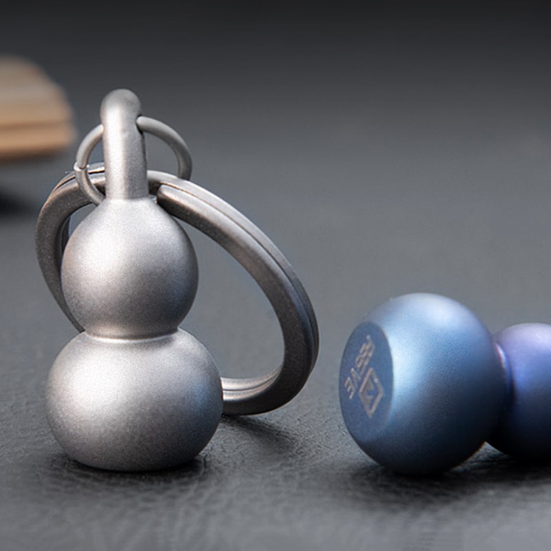 Luxury Titanium Keychain Pendant for Men & Women – Luck Gourd Car Accessory