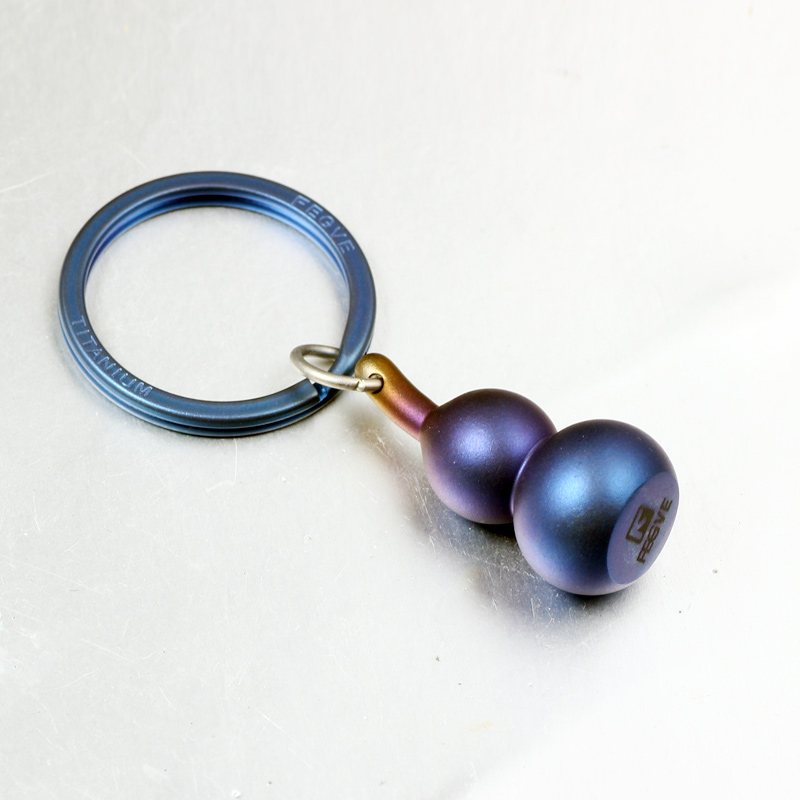 Luxury Titanium Keychain Pendant for Men & Women – Luck Gourd Car Accessory