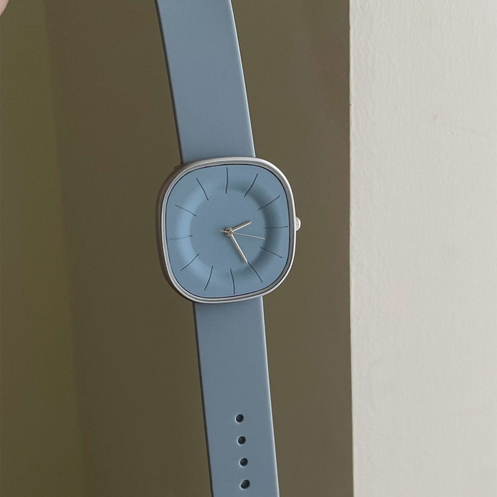 Luxury Womens Square-Face Watch with Silicone Strap – Waterproof Quartz Timepiece