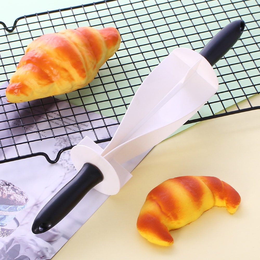 EasyRoll Croissant Cutter Roller for Perfect Pastry Dough Shapes