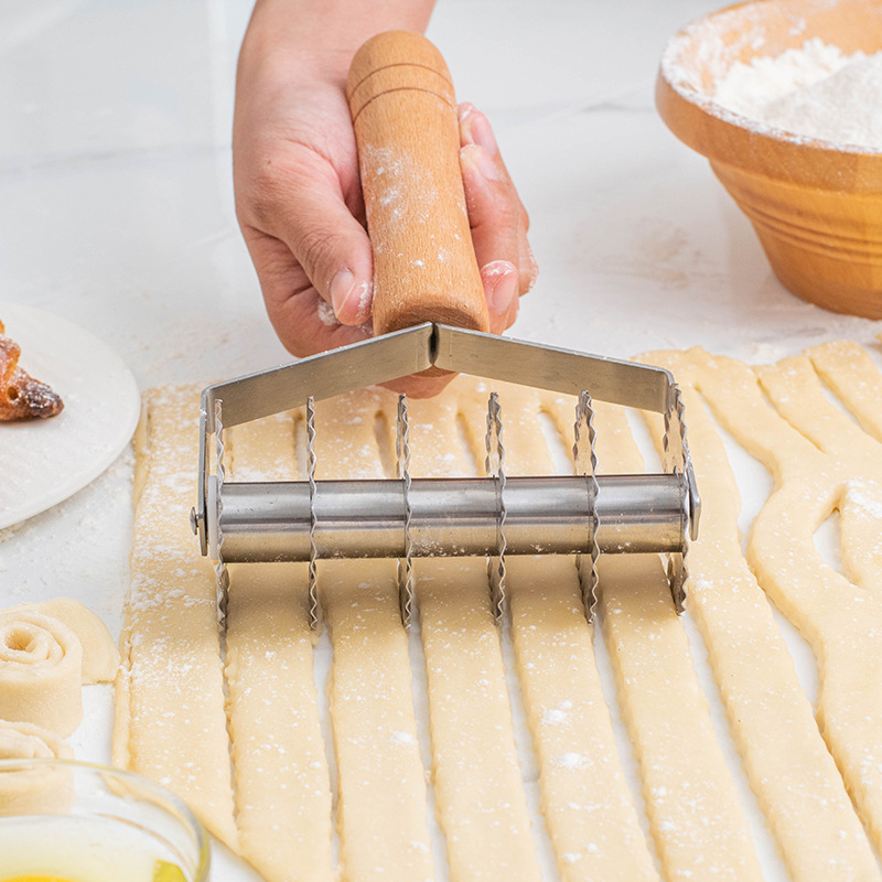 Pizza Cutter Wheel with Wooden Handle for Pastry, Dough & Baking