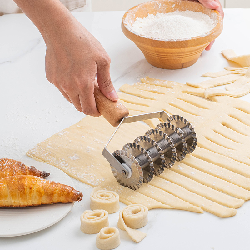 Pizza Cutter Wheel with Wooden Handle for Pastry, Dough & Baking