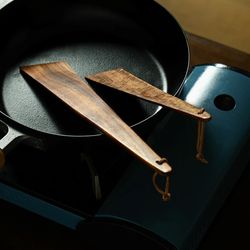 SHIMOYAMA Teak Wood Tableware Spatulas: Triangular Cooking Spatula for Kitchen Gadgets & Portable Outdoor Camping Utensi