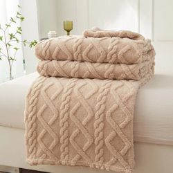Soft Sherpa Winter Blanket: Warm Sofa Cover for Home & Travel