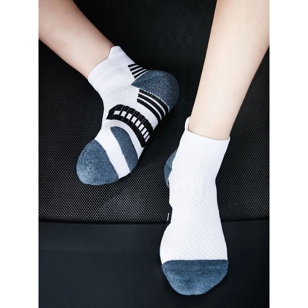 NonSlip Running Socks For Men  Women QuickDrying Sports Sox With Towel Bottom  Basketball  Fitness  3