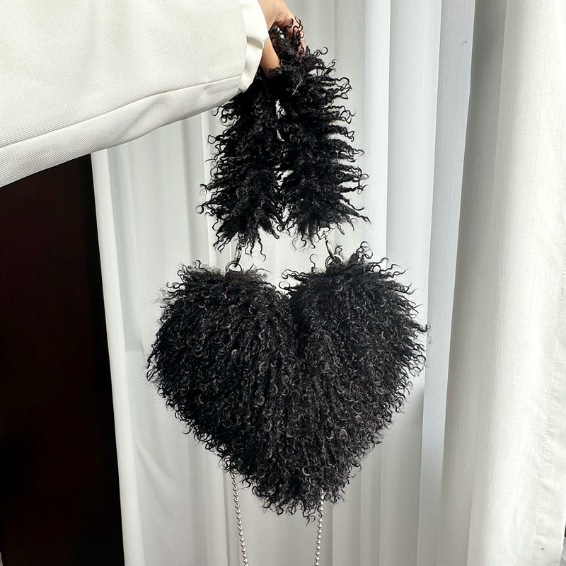 Oversized Faux Fur Heart Shape Tote Bag for Women, Mongolian Furry Handbag, Long Shoulder Strap, Soft Plush Purse
