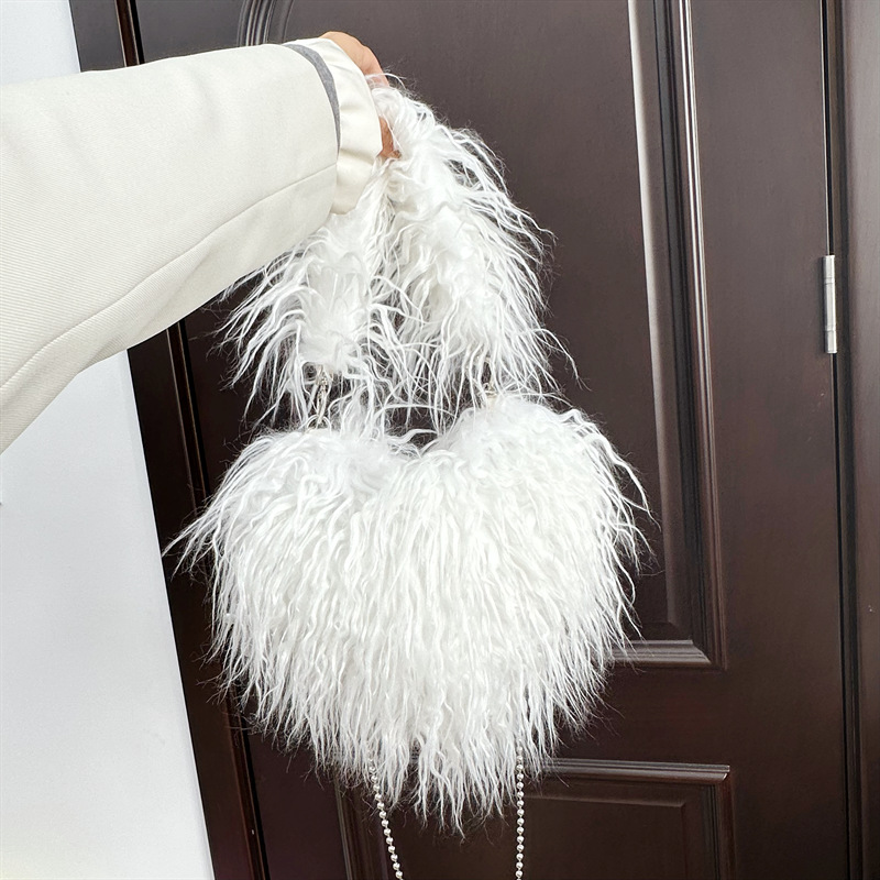 Oversized Faux Fur Heart Shape Tote Bag for Women, Mongolian Furry Handbag, Long Shoulder Strap, Soft Plush Purse