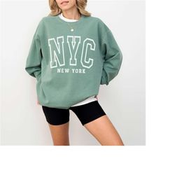 nyc sweatshirt, new york city sweatshirt, trendy varsity sweatshirt, aesthetic college crewneck, oversized sweater, nyc