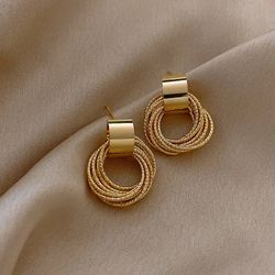Retro Gold Metal Circle Stud Earrings for Women - Korean Fashion Wedding & Party Jewelry Gift