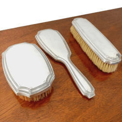 TIFFANY & CO Original VANITY dresser set 2 hair brushes and 1 mirror in sterling silver 925 from 1913