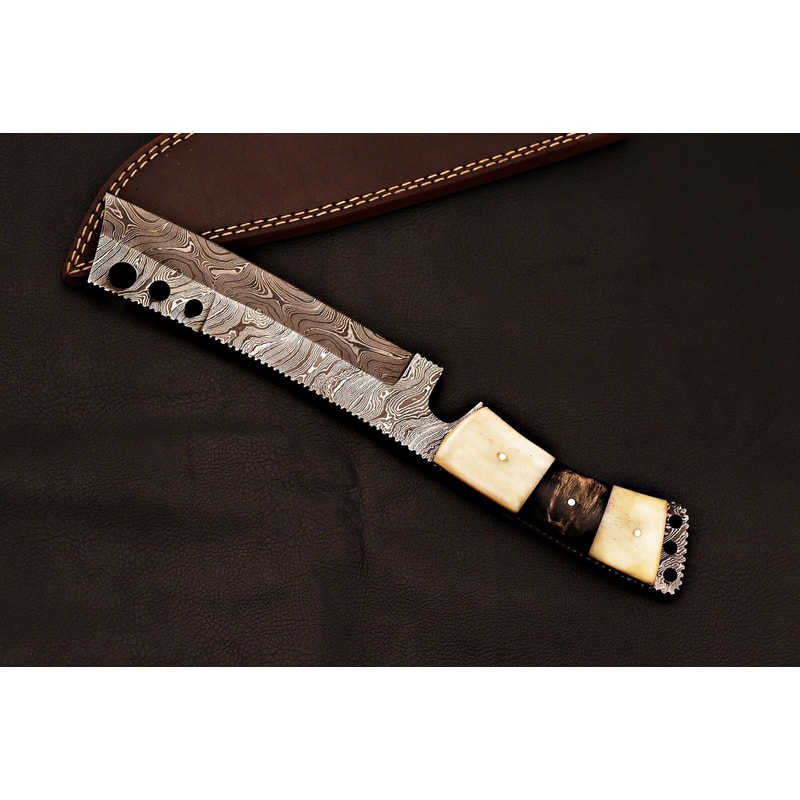 Premium Handmade Damascus Knife Outdoor Hunting Blade Birthday Presents 3