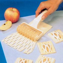 Plastic Dough Lattice Roller Cutter Pull Net Wheel Knife Pizza Pastry Cutter