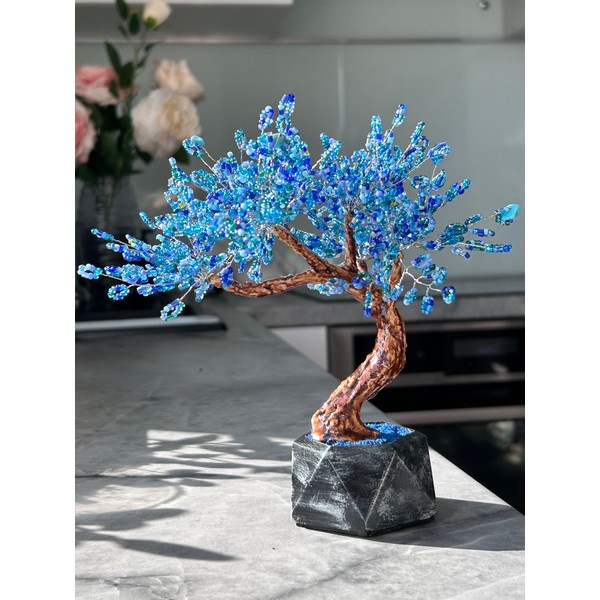 blue_artificial_tree.jpg