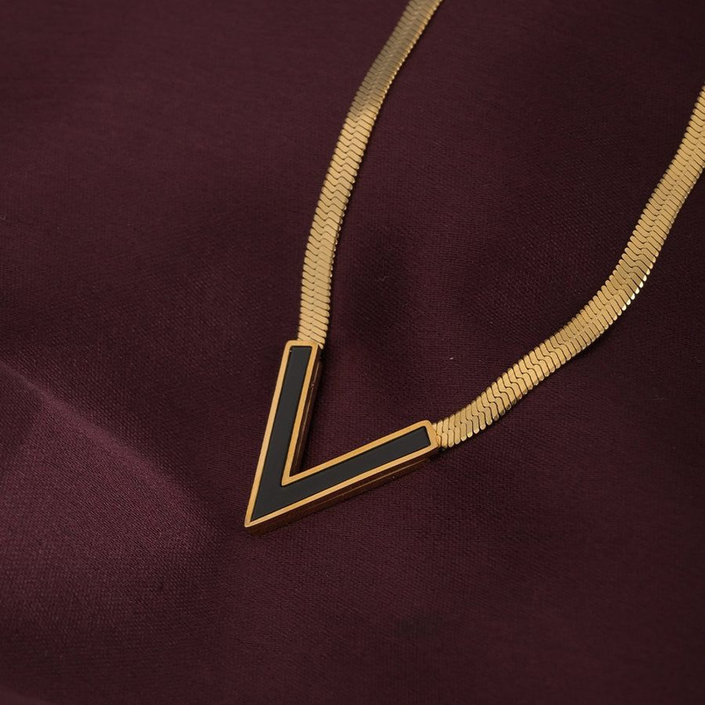 Kalen Acrylic Vshaped Flat Snake Bone Chain Women 18K Gold Plated Stainless Steel Necklaces 1