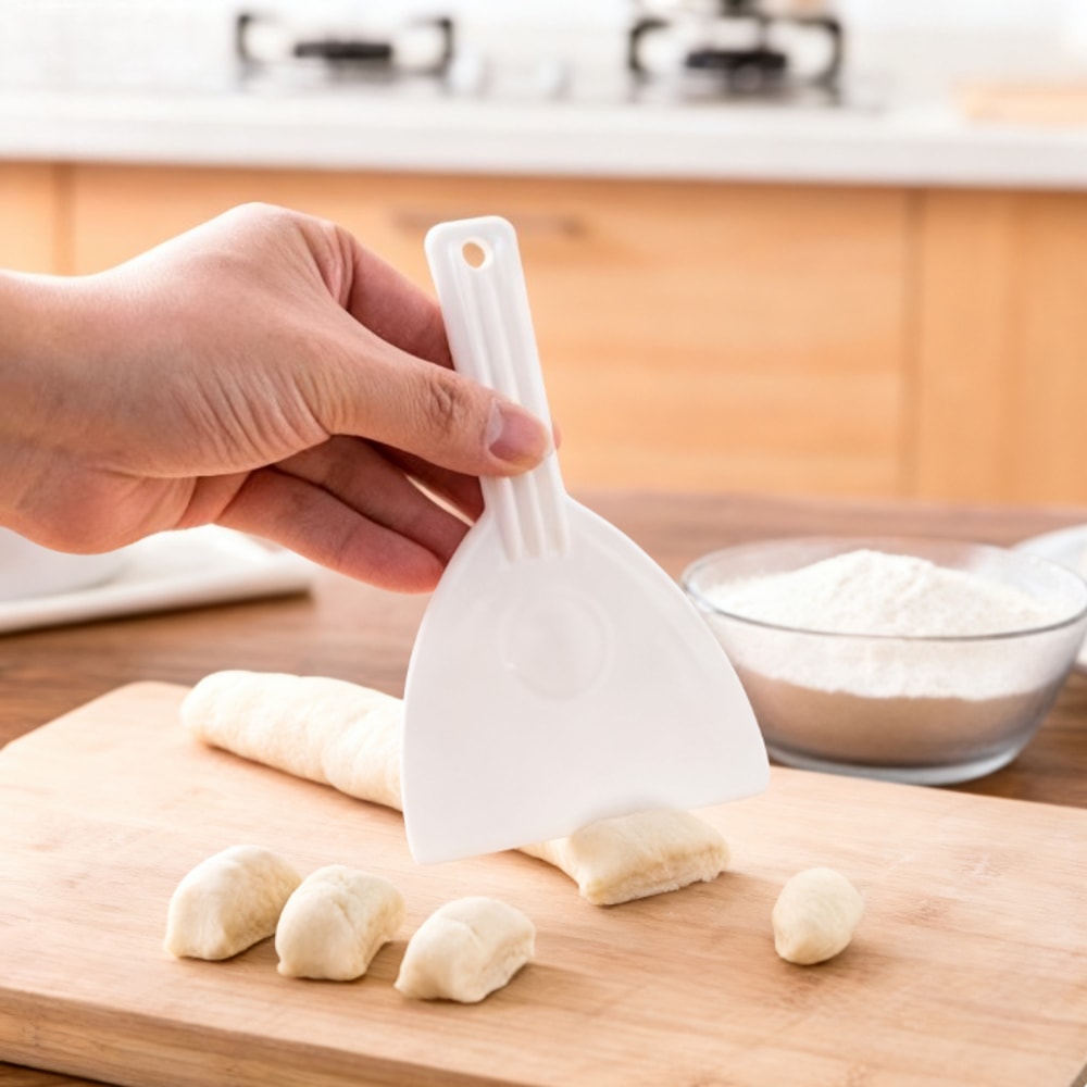 Plastic Cake Knife Scraper Chocolate Shovel Dough Cutter Softscratch Butter Triangle DIY Baking Kit 4
