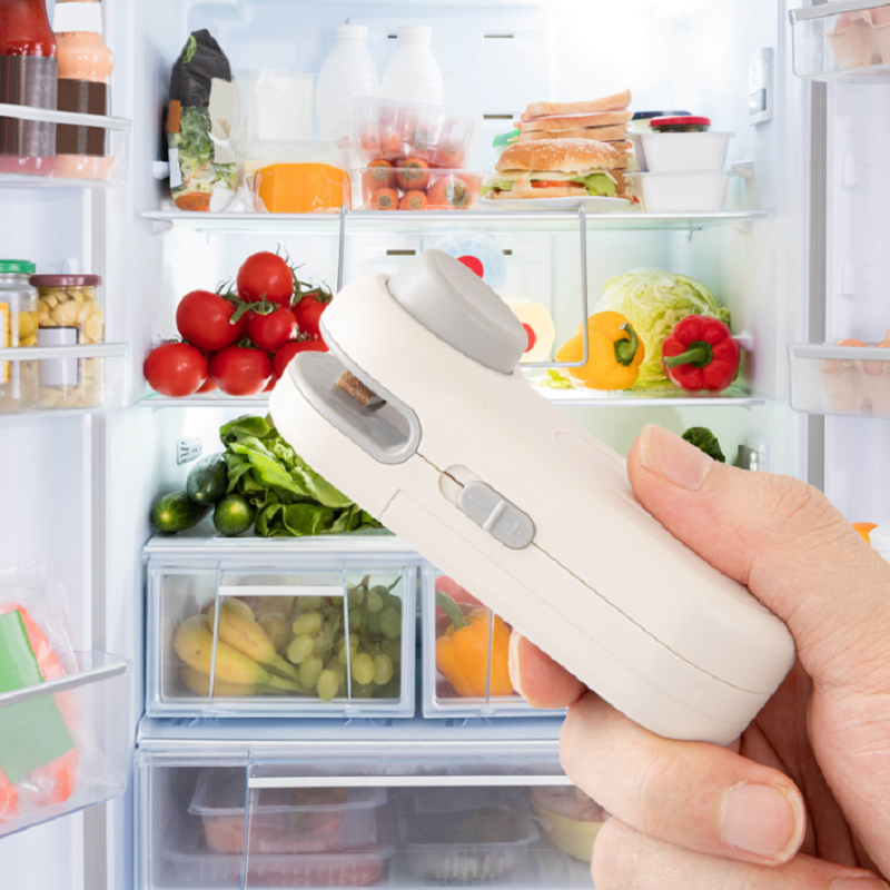 Portable Mini Heat And Vacuum Sealer For Snacks Rechargeable Sealer For Home Use 0