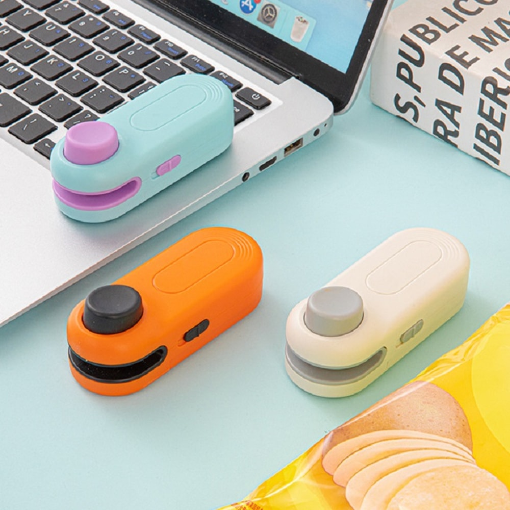 Portable Mini Heat And Vacuum Sealer For Snacks Rechargeable Sealer For Home Use 2