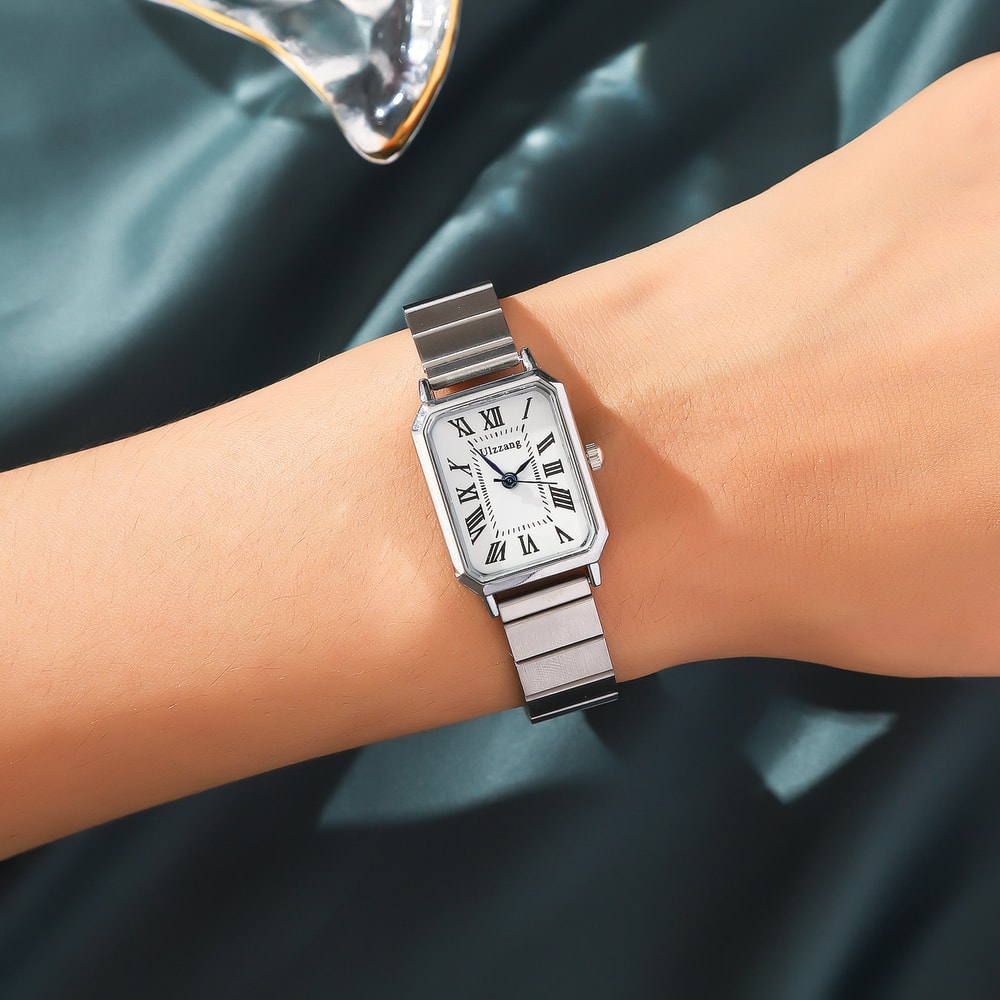 Elegant Roman Scale Dial Womens Quartz Watch with Steel Band