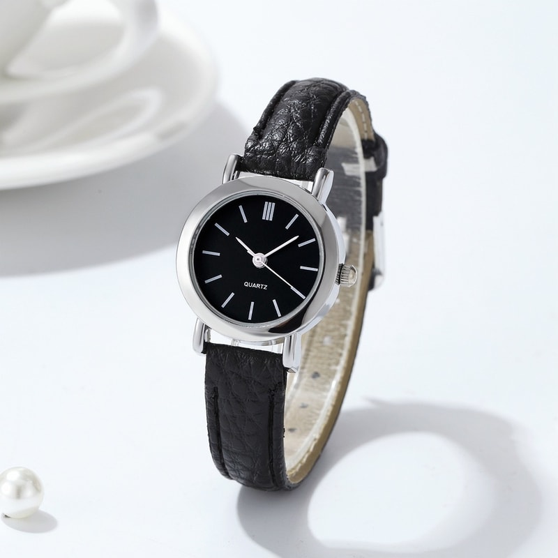 Fashionable Small Dial Womens Quartz Watch With Casual Leather Band 5