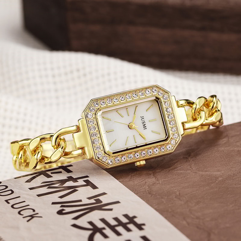 Ladies Luxury Quartz Watch with Diamond-Inlaid Buckle and Steel Strip