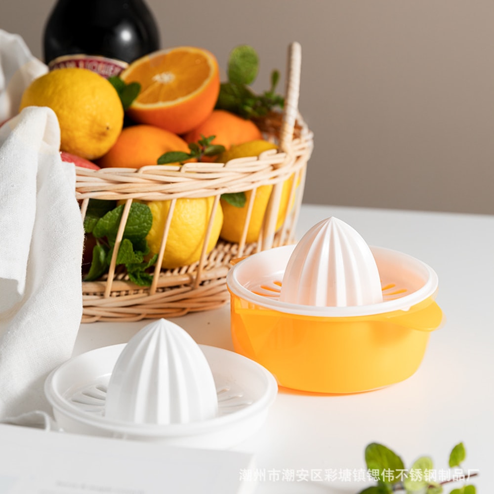 Portable Manual Citrus Juicer Handheld Fruit Squeezer for Fresh Juice, random color