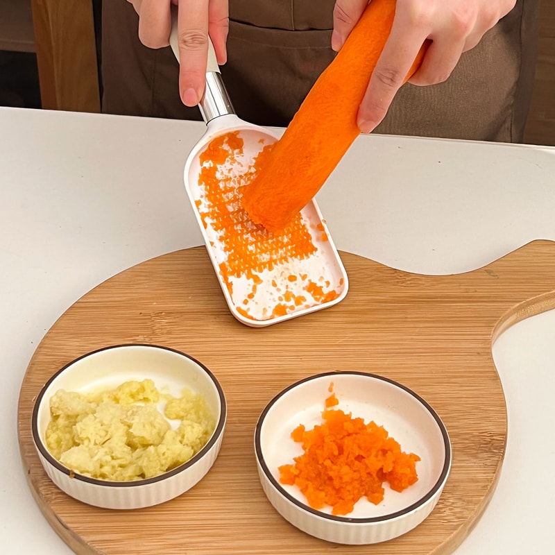 Multi-Functional Ginger Grater & Garlic Masher Handheld Kitchen Chopper for Vegetables and Fruit