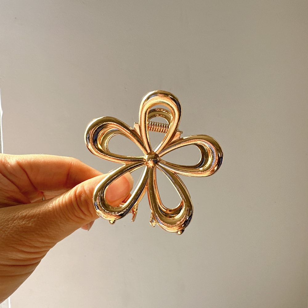 Elegant Gold Hollow Liquid Hair Claw Clip Trendy Metal Hairpin For Women 9