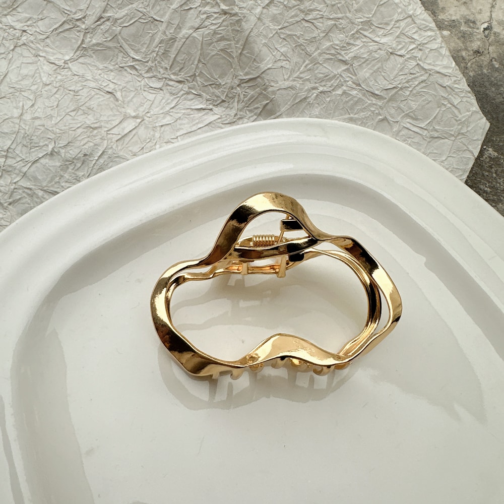 Elegant Gold Hollow Liquid Hair Claw Clip Trendy Metal Hairpin For Women 11