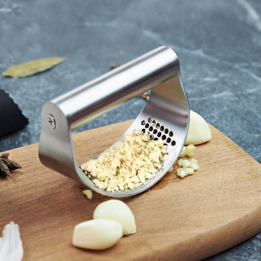 Stainless Steel Garlic Press Ginger Crusher Manual Kitchen Tool For Fruits Vegetables And Herbs 4