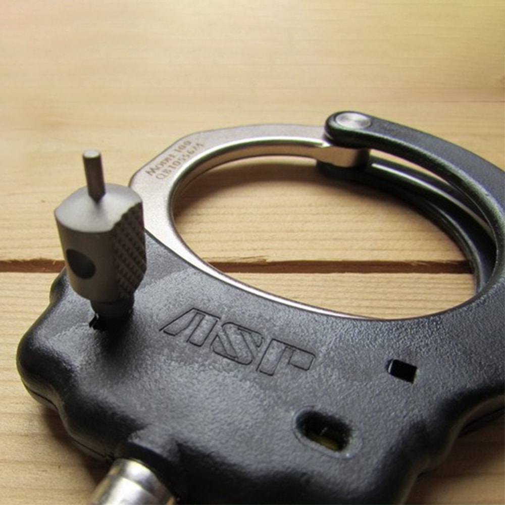 Titanium EDC Tool Keychain Pendant Tactical Handcuff Knife Lanyard With Paracord Bead 2