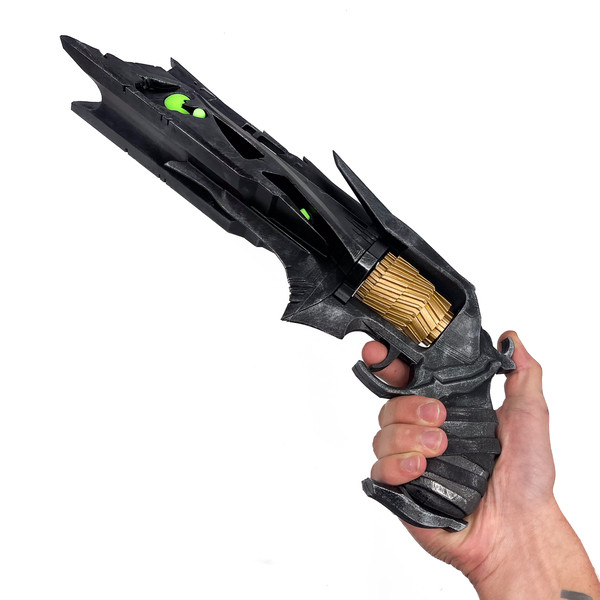 Destiny 2 Thorn battle scarred Replica Prop By Blasters4Masters  2.jpg