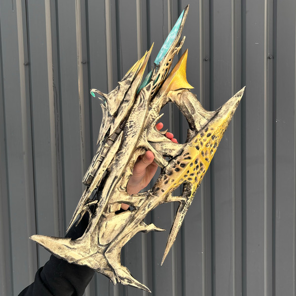 Osteo Striga Brilliant Bloom Ornament – Destiny 2 (4).jpg