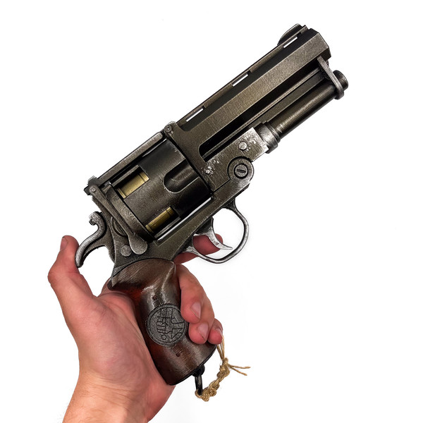 Hellboy Good Samaritan revolver prop replica 8.jpg