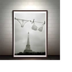 eiffel tower while drying lingare wall art, eiffel tower view wall poster, lingare art, paris poster