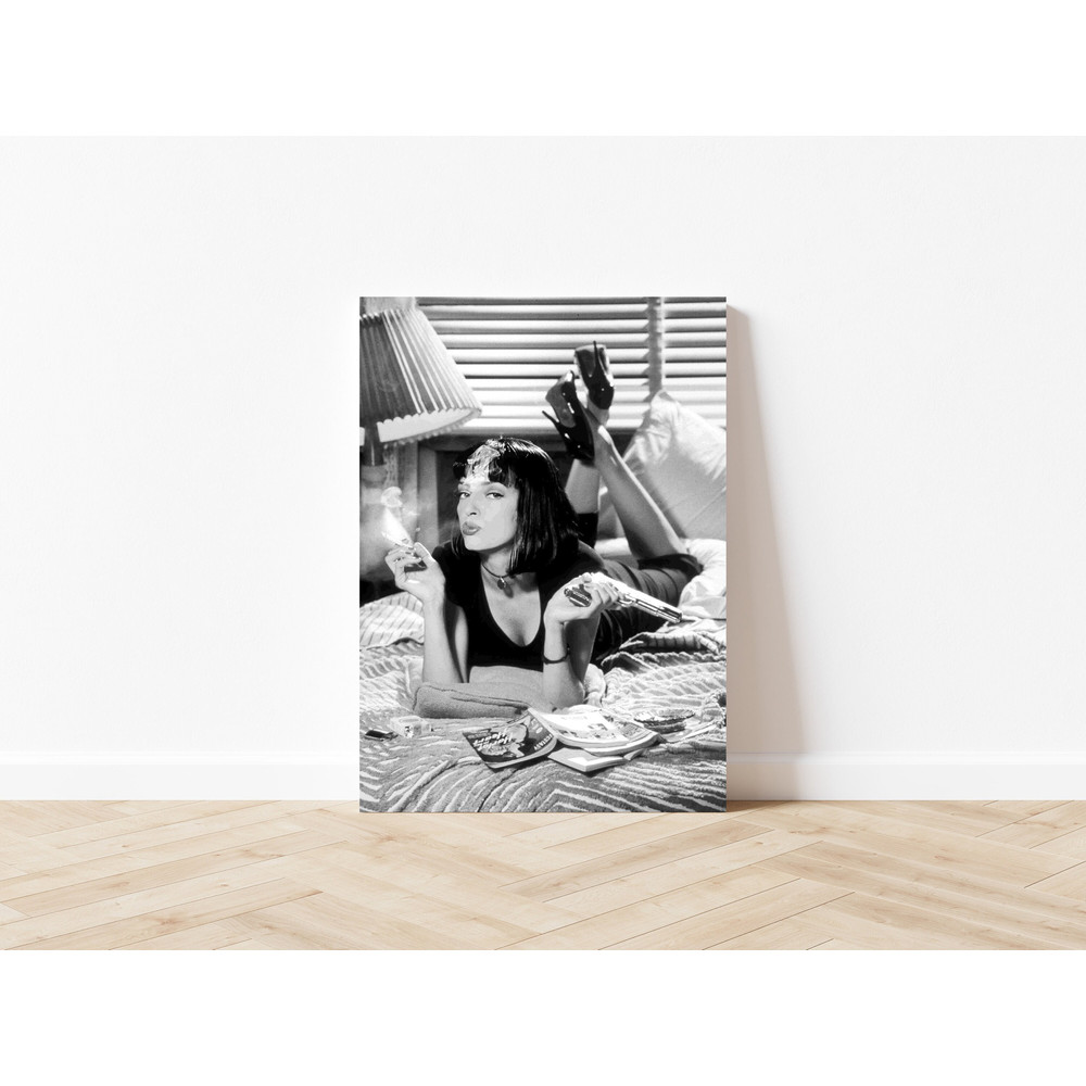 Pulp Fiction Movie Poster Black and White Retro Vintage Uma Thurman Photography Classic Film Trendy Wall Art Fashion Canvas Framed Printed.jpg
