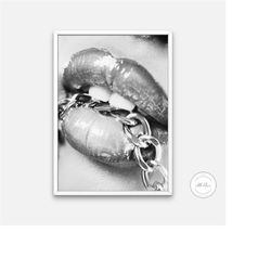 black and white chain on lips wall art
