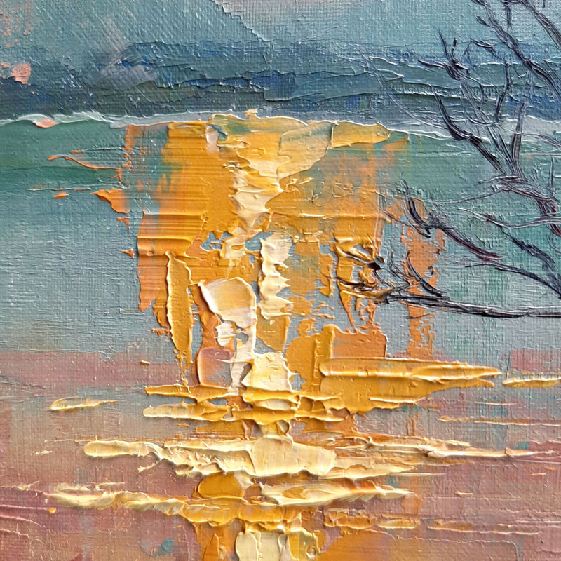 Orange reflections of the evening sun on the sea. The brush strokes of paint in countless layers are visible to the naked eye.