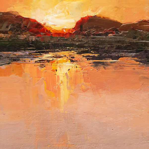 Textural strokes that emphasize the volume and texture of Reflection of the evening sun in the surface of the lake.