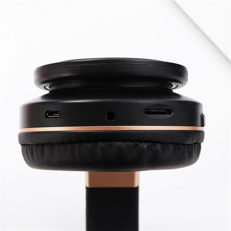 A1 Wireless Bluetooth Headphones With Deep Bass Hands Free Calling 3