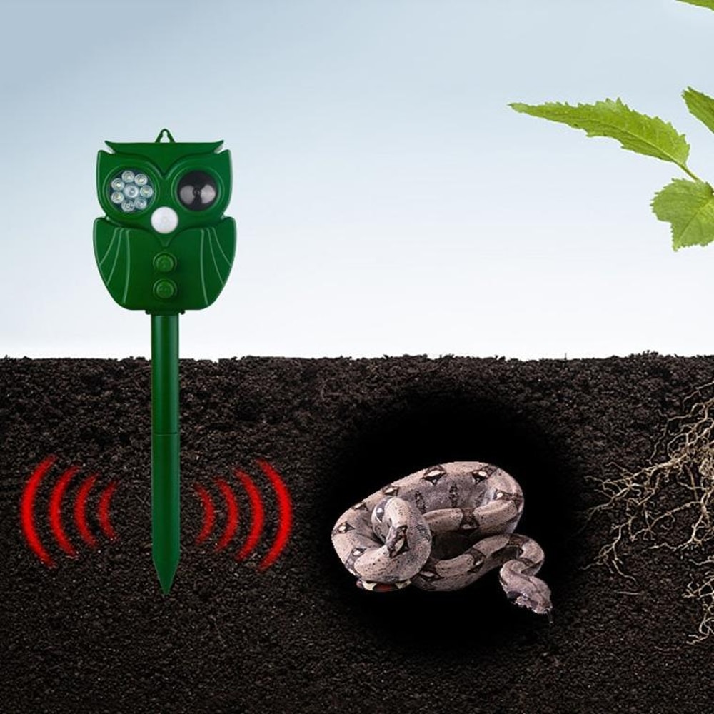 SolarGuard Pro Ultrasonic Animal Rat Repeller With 14 LEDs And Motion Sensor 1