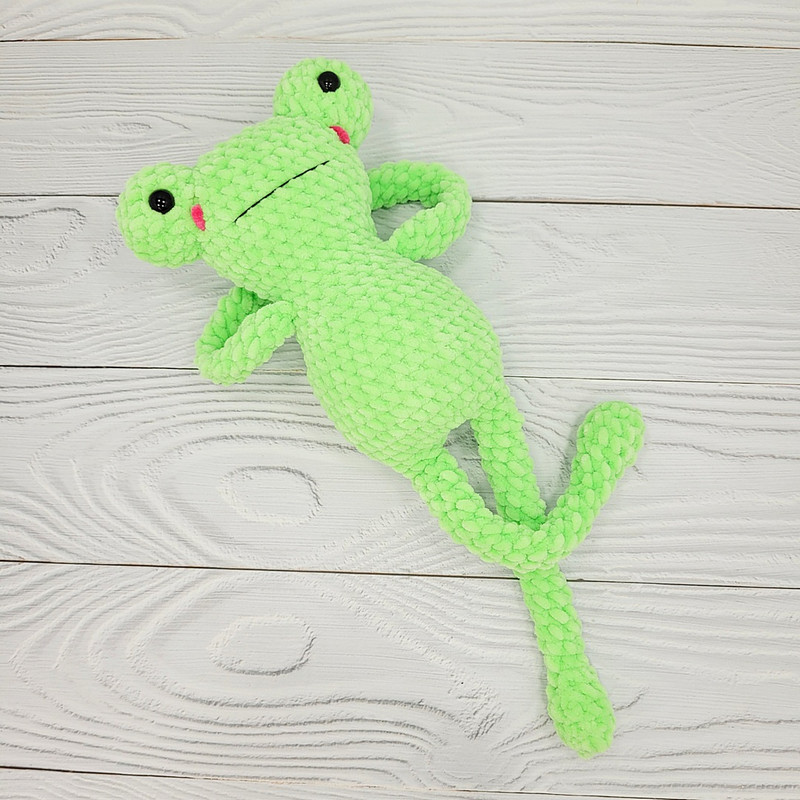 crochet leggy froggy инс.jpg