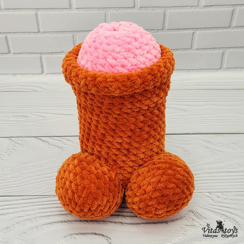 Knitted Penis.jpg