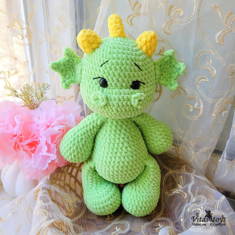 easy dino crochet.jpg