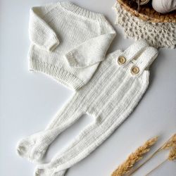 Newborn knitting pants and sweater. Knitted Newborn photo props