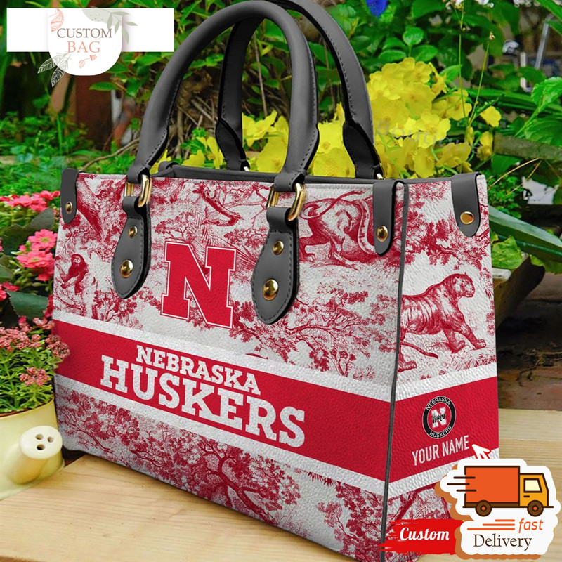 NCAA Nebraska Cornhuskers Women Leather Hand Bag.jpg